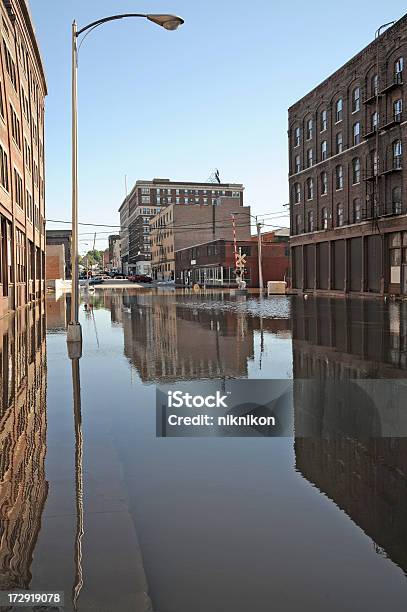 Photo libre de droit de Inondation Du Centreville banque d'images et plus d'images libres de droit de Catastrophe naturelle - Catastrophe naturelle, Centre-ville, Inondation