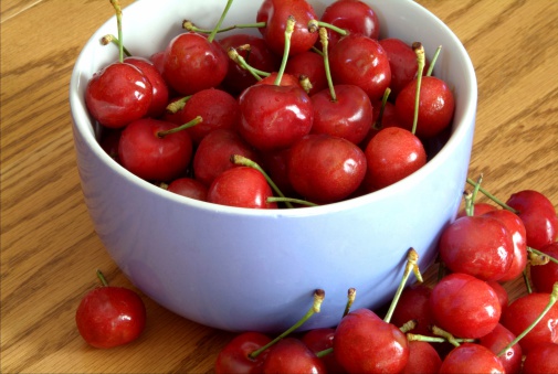 Bowl of juicy red cherries