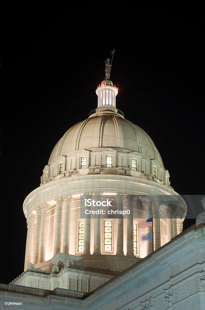 State Capitol-Primo piano vista dalla cupola a notte - Foto stock royalty-free di Bandiera