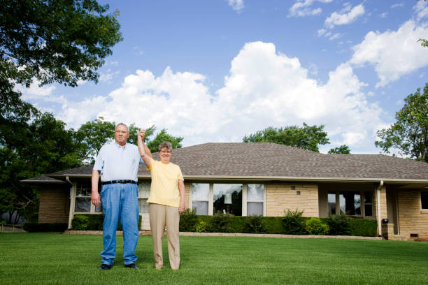 istock proud home owners 172919750