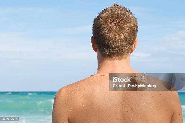 男性トロピカルな海を見晴らす - Horizonのストックフォトや画像を多数ご用意 - Horizon, からっぽ, アイデア