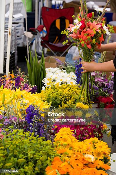 Im Freien Frische Blumenmarkt Stockfoto und mehr Bilder von Blume - Blume, Blumengeschäft, Blumenhändler