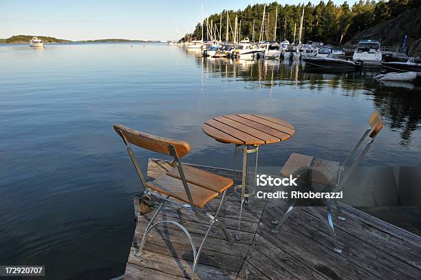 Zwei Stühle Stockfoto und mehr Bilder von Stockholm - Stockholm, Inselgruppe, Leer