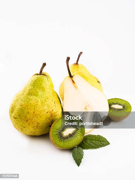 Pere E Kiwi - Fotografie stock e altre immagini di Agricoltura - Agricoltura, Agrume, Alimentazione sana