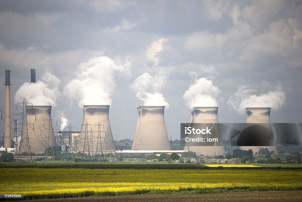 전원 및 연료증기 - 로열티 프리 연료 및 전력 생산 스톡 사진