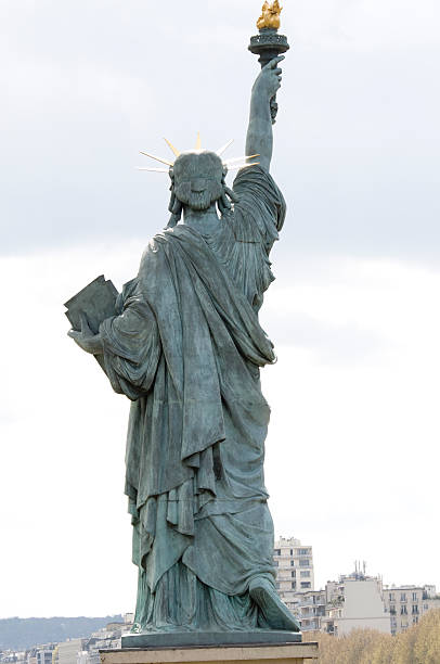 istock Paris Statue of Liberty 172921976