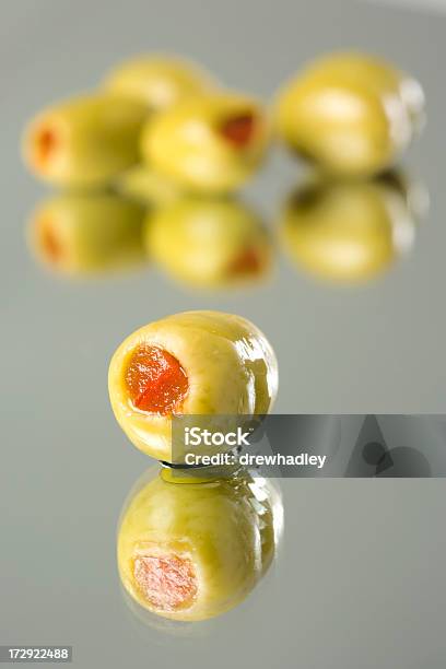 Pimiento Rojo Aceitunas Rellenas Foto de stock y más banco de imágenes de Aceite de oliva - Aceite de oliva, Aceituna, Aceituna española