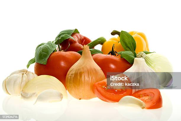 Foto de Legumes Frescos Isolada No Branco e mais fotos de stock de Alho - Alho, Alimentação Saudável, Amarelo