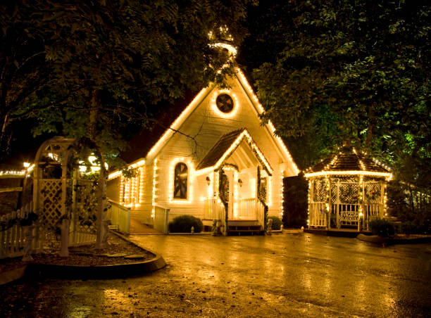 kaplica miłości serii - wedding gatlinburg outdoors night zdjęcia i obrazy z banku zdjęć