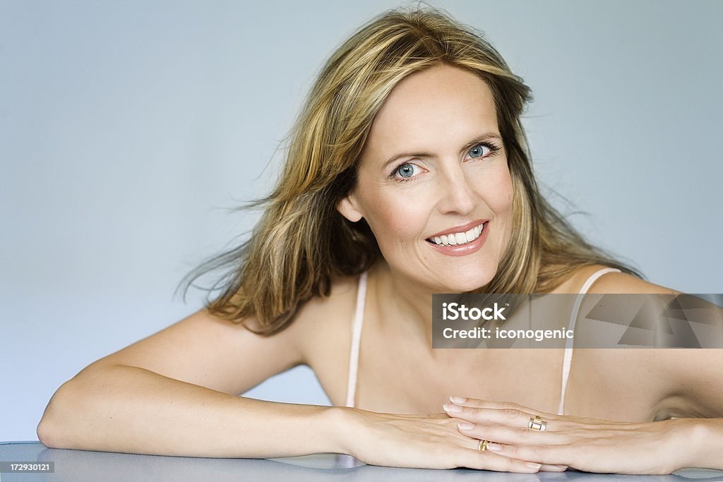 Mulher feliz - Foto de stock de 40-44 anos royalty-free