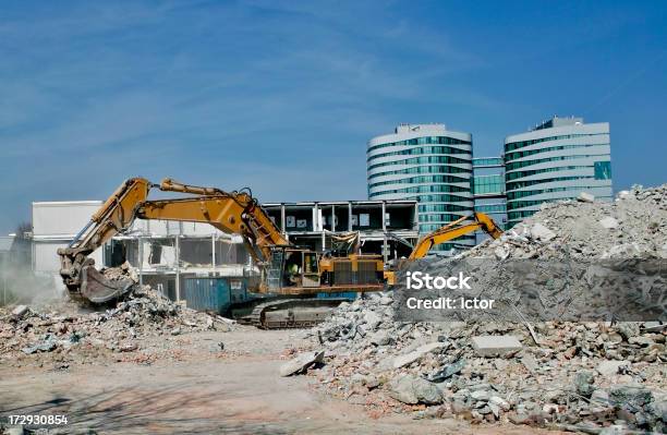 Demolição - Fotografias de stock e mais imagens de Arruinado - Arruinado, Betão, Caos