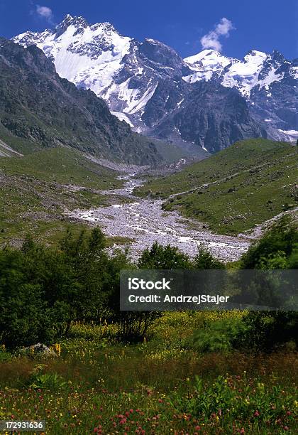 Góry Kaukaza - zdjęcia stockowe i więcej obrazów Badanie - Badanie, Bez ludzi, Chmura