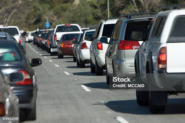 Engarrafamento 38 De Série - Fotografias de stock e mais imagens de Autoestrada - Autoestrada, Carro, SUV