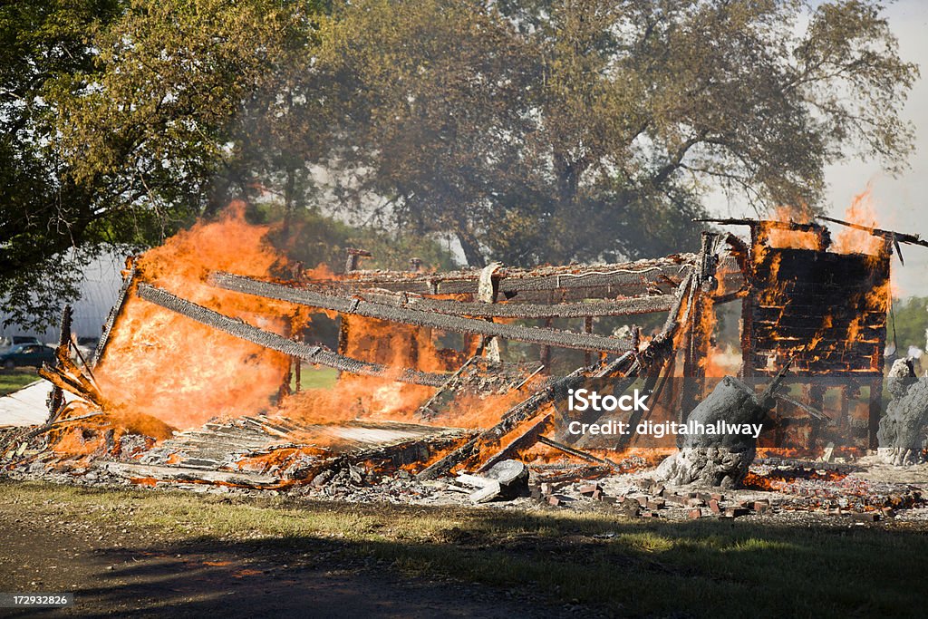 Quedado su hogar - Foto de stock de Accidentes y desastres libre de derechos