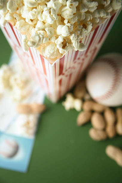 nature morte de baseball - baseball baseballs peanut american culture photos et images de collection