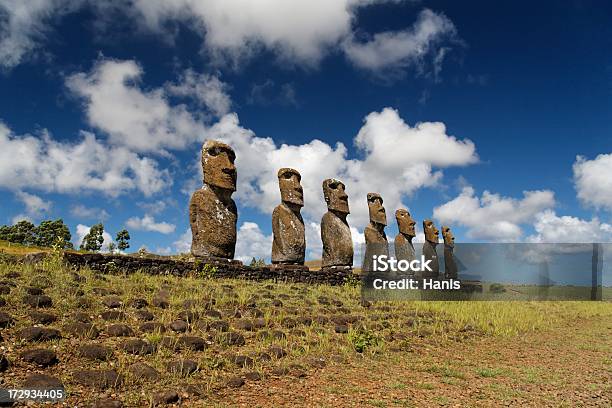 Moai Статуи Остров Пасхи — стоковые фотографии и другие картинки Ahu Akivi - Ahu Akivi, Археология, Без людей