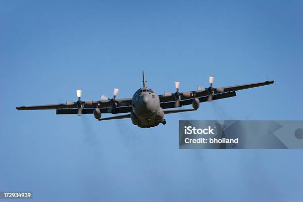 Foto de Militares C130 Em Voo e mais fotos de stock de Força Aérea Americana - Força Aérea Americana, Avião, Avião cargueiro