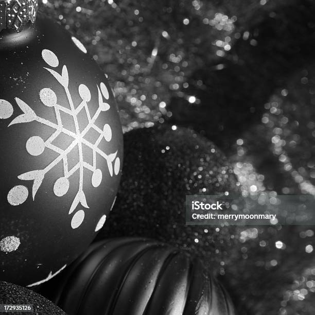 Blanco Y Negro Ornament Foto de stock y más banco de imágenes de Adorno de navidad - Adorno de navidad, Blanco - Color, Blanco y negro