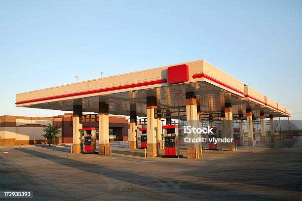 Posto De Gasolina - Fotografias de stock e mais imagens de Chumbo - Chumbo, Gasolina, Bomba de Combustível