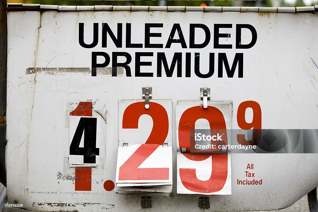 Cher Gas plus de 4 Dollars par Gallon - Photo de Blanc libre de droits