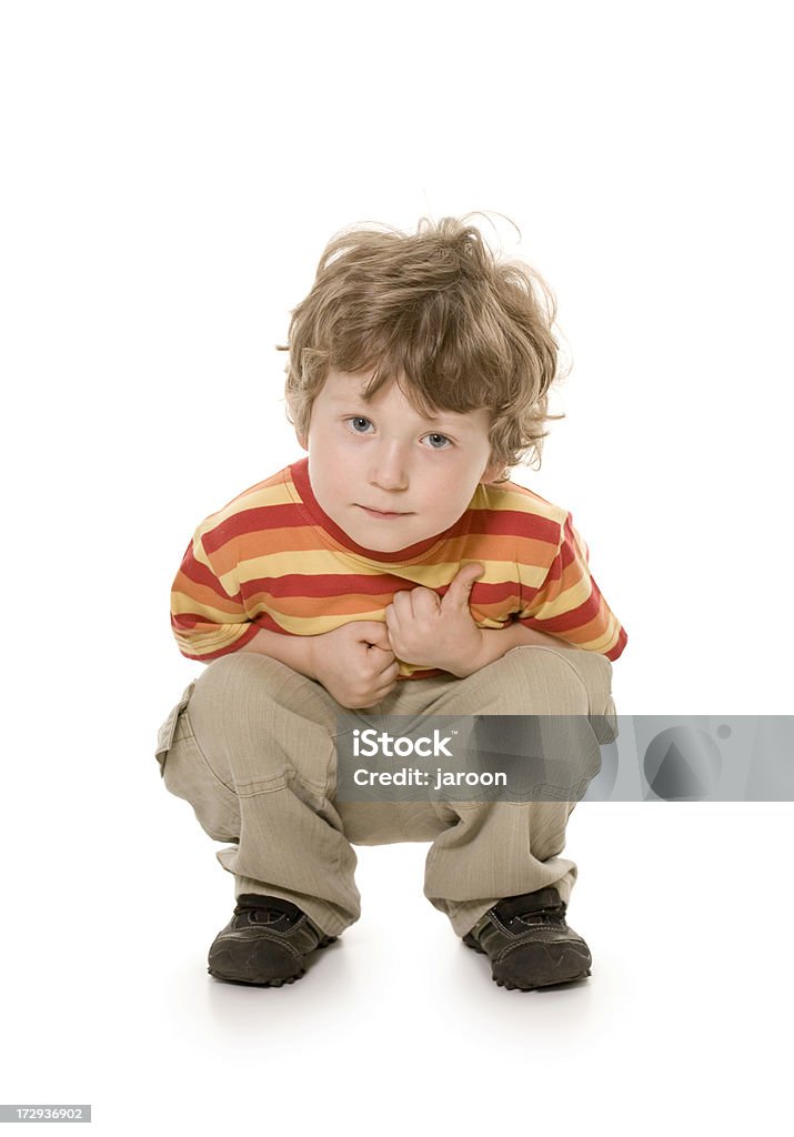 Маленький мальчик Присесть - Стоковые фото Присесть роялти-фри