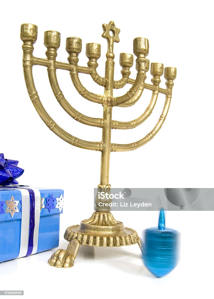 Hanucá menorah, loja de presentes e giros dreidl - Foto de stock de Azul royalty-free