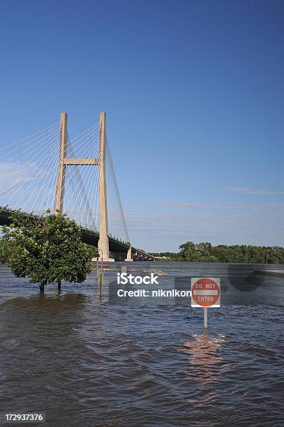 Rzeka Powódź - zdjęcia stockowe i więcej obrazów Powódź - Powódź, Stan Iowa, Most - Konstrukcja wzniesiona przez człowieka