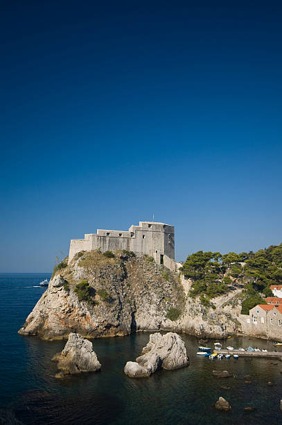 istock Dubrovnik, city on the rocks 172939222