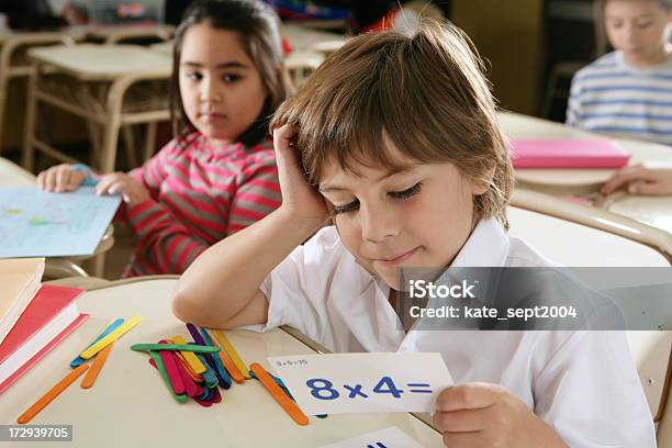 Mathematicunterricht Stockfoto und mehr Bilder von Beginn des Schuljahres - Beginn des Schuljahres, Bildung, Fotografie