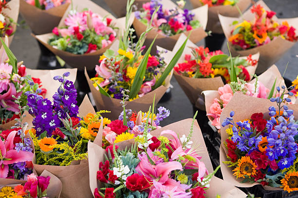 istock Outdoor fresh flower market 172940001