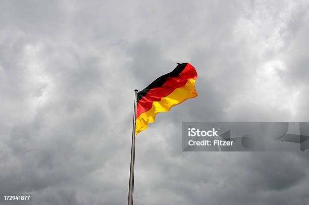 Flaga Niemiec - zdjęcia stockowe i więcej obrazów Berlin - Berlin, Bez ludzi, Biurowiec