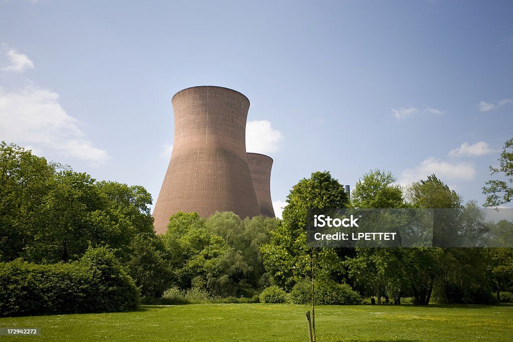 発電所  - 冷却塔のロイヤリティフリーストックフォト