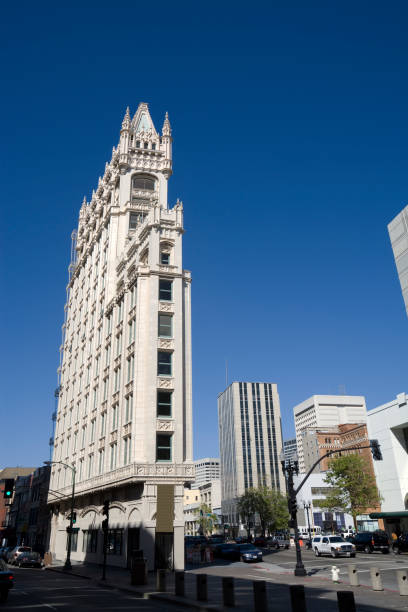 istock Oakland Landmark Building 172942483
