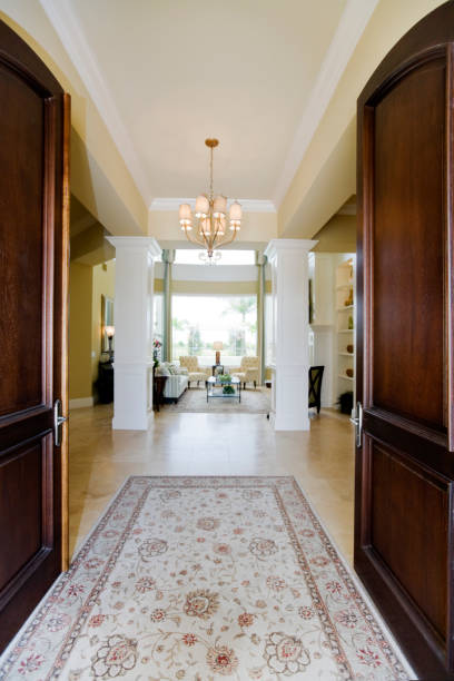 istock Grand Entryway to a Luxurious new home 172943259