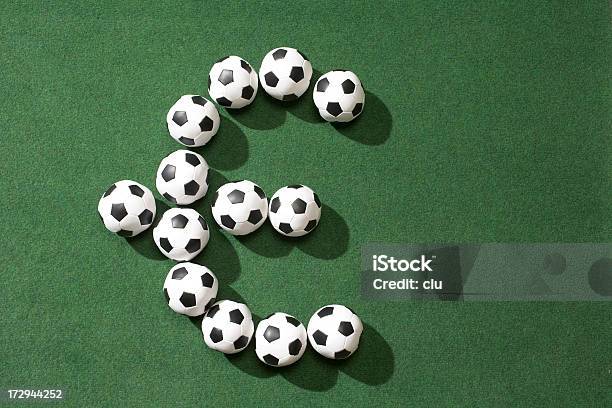 Sinal De Euro Feito De Bolas - Fotografias de stock e mais imagens de Bola de Futebol - Bola de Futebol, Futebol, Unidade Monetária da União Europeia