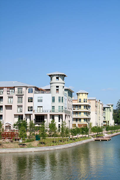 istock Living on the Waterway 172944743