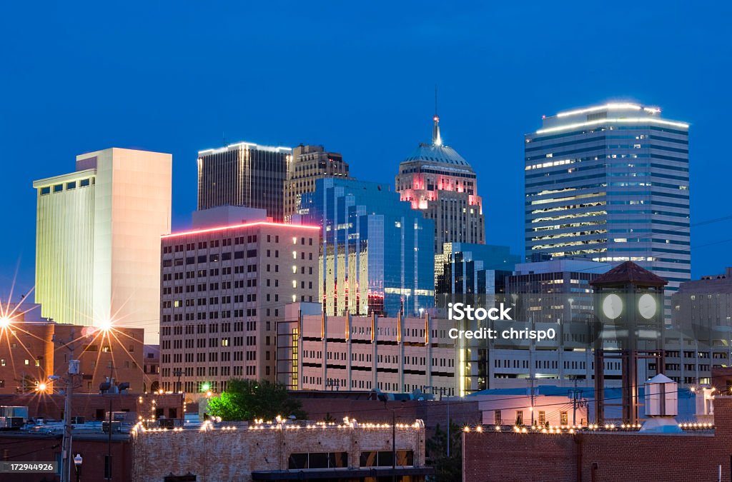 Oklahoma City Skyline ao entardecer - Foto de stock de Oklahoma City royalty-free