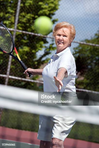 Idosa A Jogar Ténis - Fotografias de stock e mais imagens de Tenista - Tenista, Terceira idade, Adulto