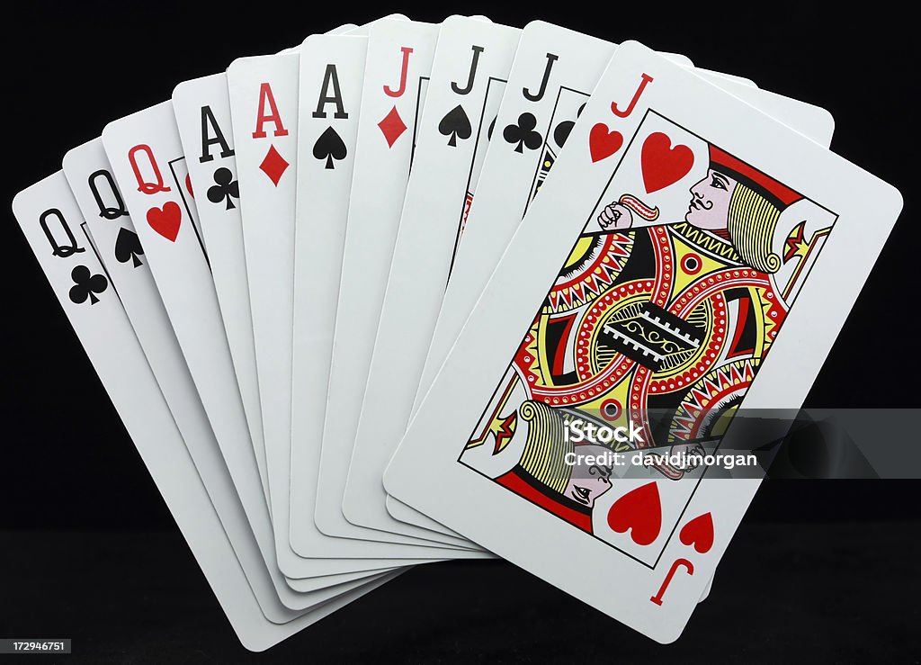 Джин игра «рамми» Победоносное Рука с картами - Стоковые фото Без людей роялти-фри