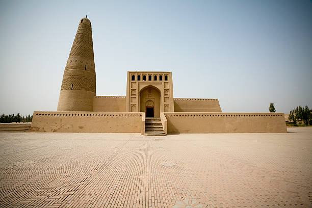 emin минарет на китай's великий шёлковый путь - turpan стоковые фото и изображения