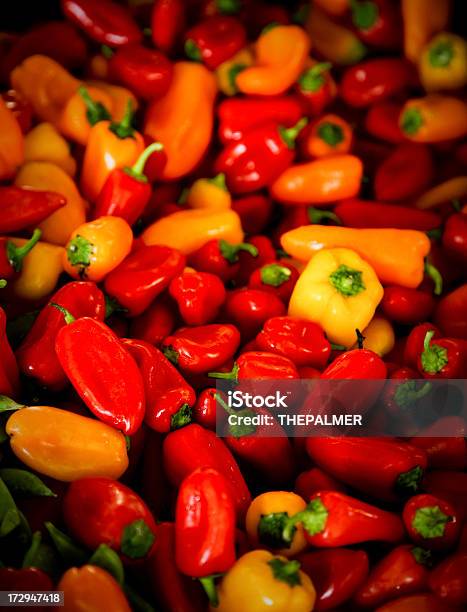Hot Peppers Stockfoto und mehr Bilder von Bauernmarkt - Bauernmarkt, Fotografie, Gemüse