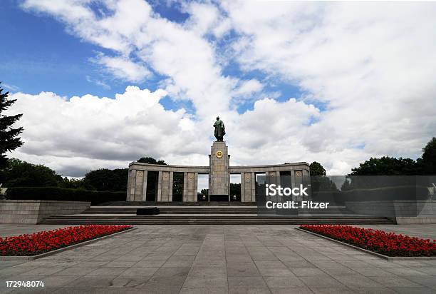 Memorial De Guerra Da União Soviética Berlim - Fotografias de stock e mais imagens de Berlim - Berlim, Memorial à Guerra Soviética, Alemanha