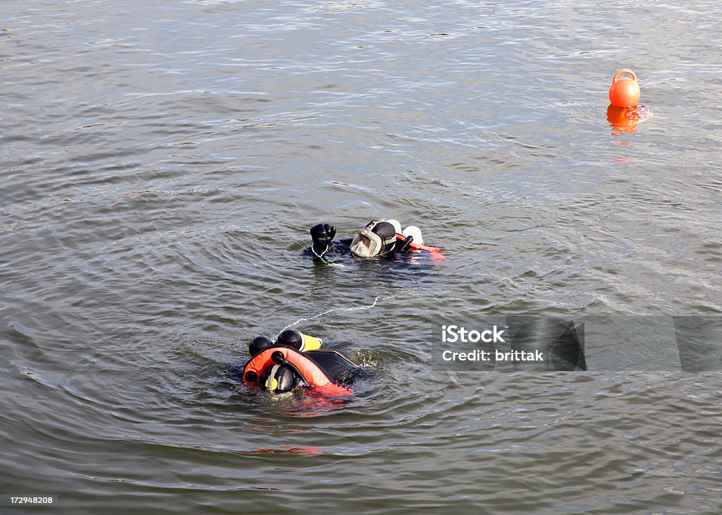 Rescue Taucher unter Wasser - Lizenzfrei Auf dem Wasser treiben Stock-Foto