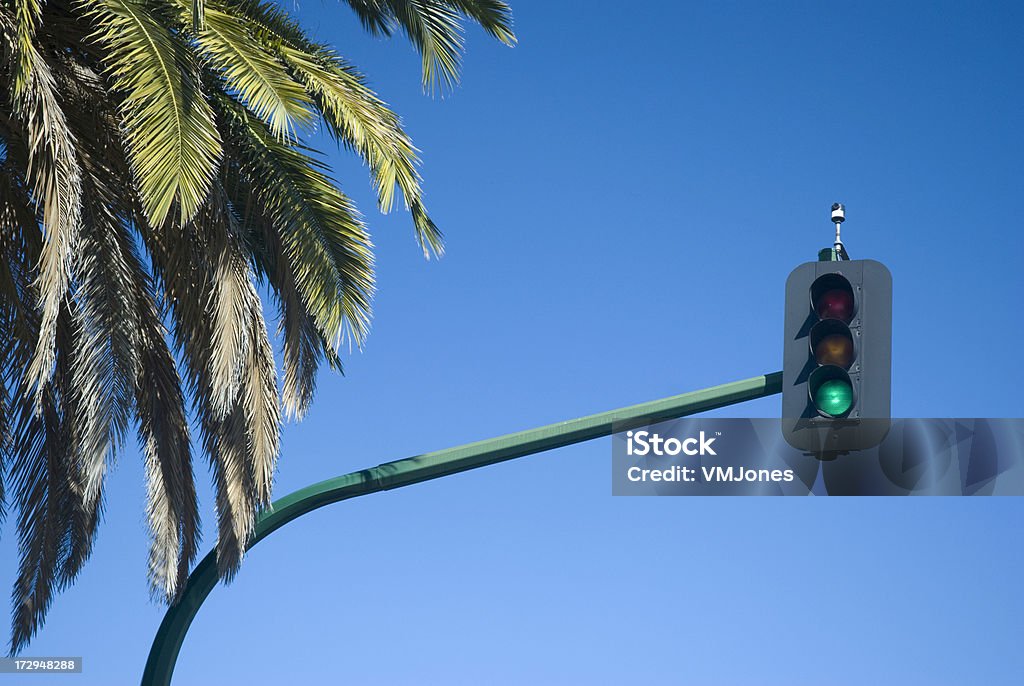 Grüne Ampel vor blauem Himmel - Lizenzfrei Bewegung Stock-Foto