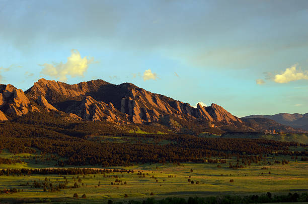 볼더 flatirons - flatirons colorado boulder mountain range 뉴스 사진 이미지