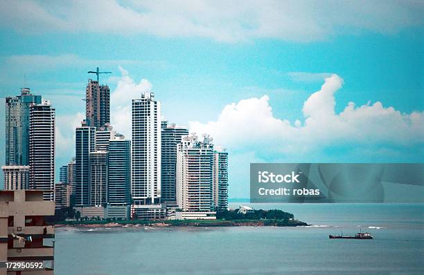 Foto de O Horizonte Da Cidade Do Panamá e mais fotos de stock de Arranha-céu - Arranha-céu, Capitais internacionais, Cidade