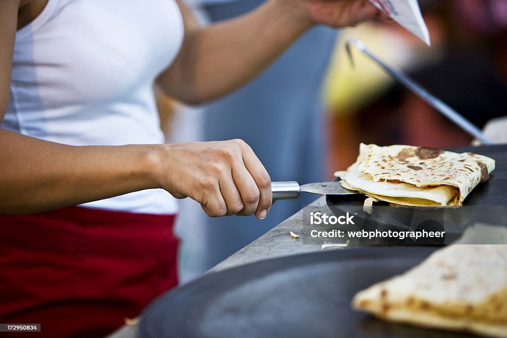 Rendendo frittelle - Foto stock royalty-free di Crêpe - Pancake