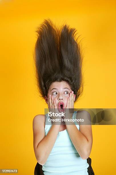Crazy Cabello Girl Scream Foto de stock y más banco de imágenes de Adolescente - Adolescente, Raro, Adulto joven