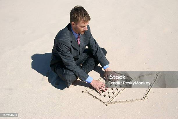 Outro Dia No Escritório - Fotografias de stock e mais imagens de Areia - Areia, Computador, Computador Pessoal