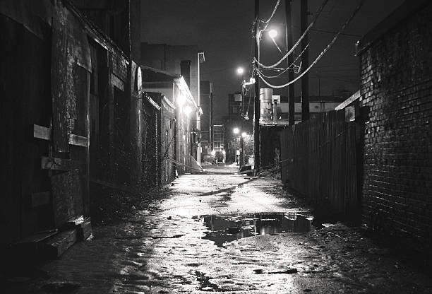 istock Alley in  Black and White 172952434